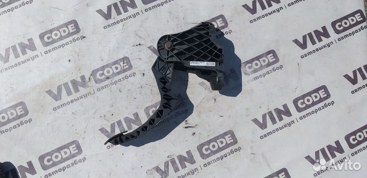 Педаль сцепления Volkswagen Golf 5