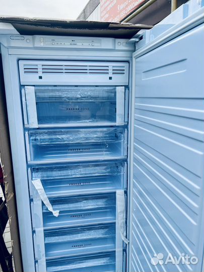 Морозильник Общий объем: 280 л