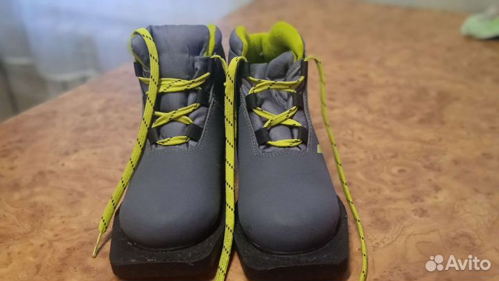 Лыжные ботинки