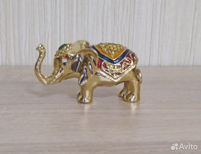 Статуэтка слона. Металл, литье. Индия
