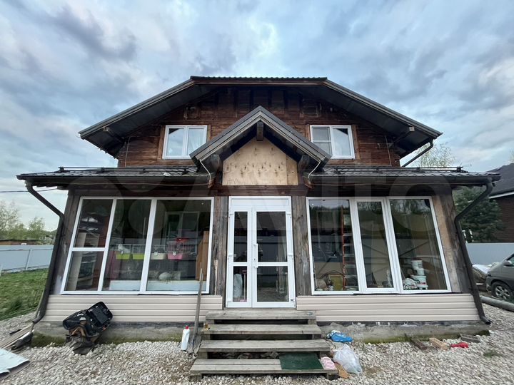 Коттедж 250 м² на участке 10 сот.