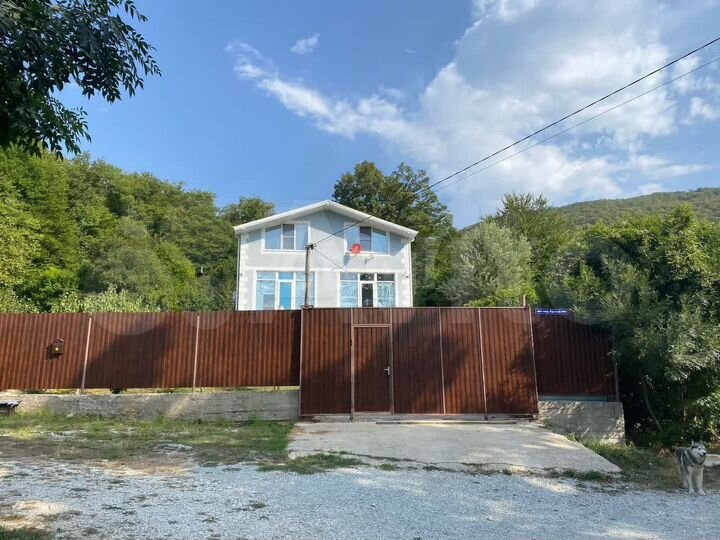 Дом 287,9 м² на участке 7,3 сот.