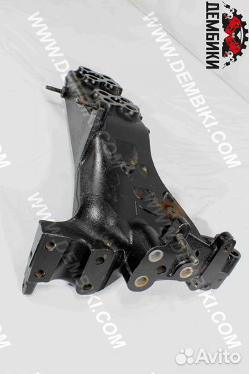 Кронштейн рамы правый 2351679 scania Scania G