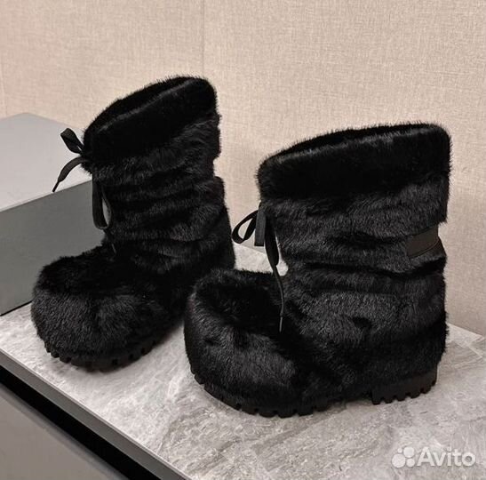 Ботинки Balenciaga Alaska Low Boots logo