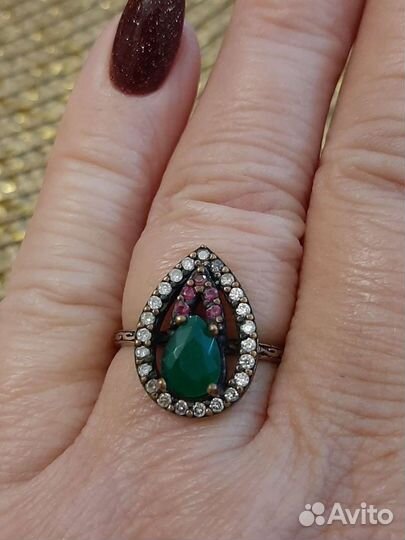 Серебряное кольцо с турецким изумрудом и рубинами