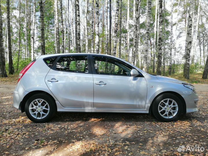 Hyundai i30 1.6 AT, 2011, 180 200 км