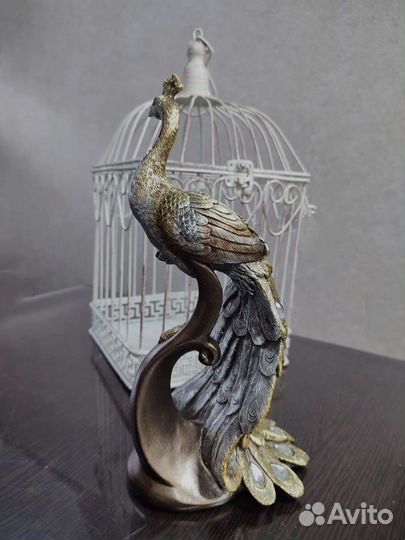 Статуэтка павлин