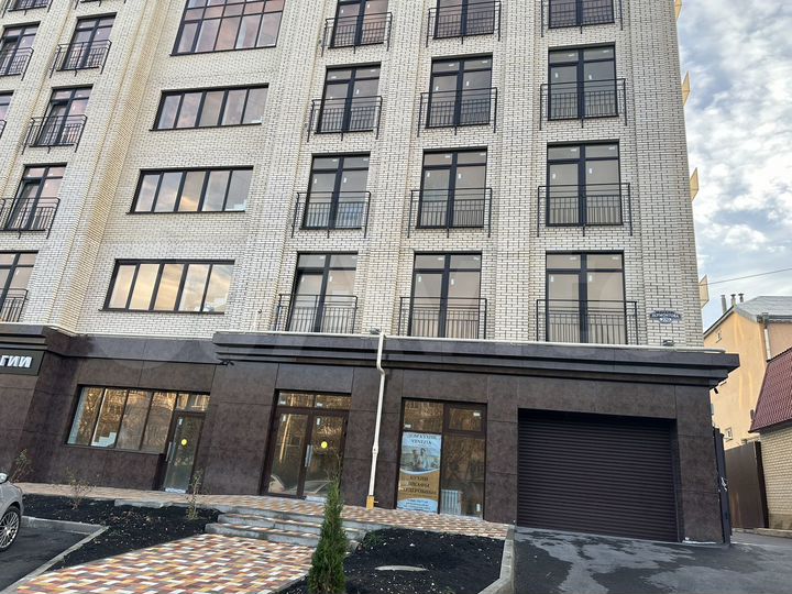 4-к. квартира, 135 м², 8/8 эт.