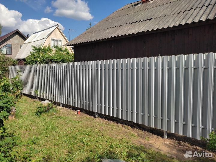 Забор из евроштакетника с установкой под ключ