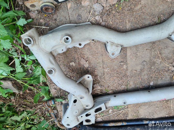 Подрамник передний Mercedes-Benz E-Klass W212 1.8