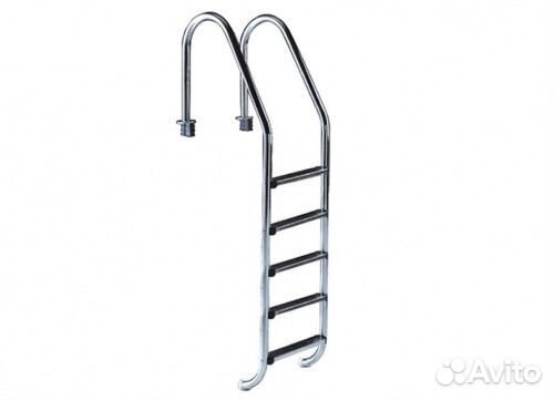 Лестница в бетонный бассейн