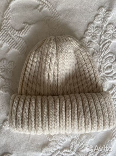 Шапка женская reserved молочный бежевый цвет