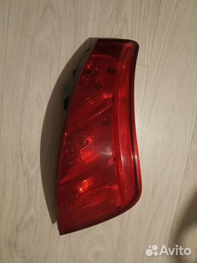 Стоп- сигнал правый задний Ниссан Мурано