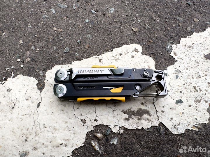 Мультитул Leatherman Signal Stainless