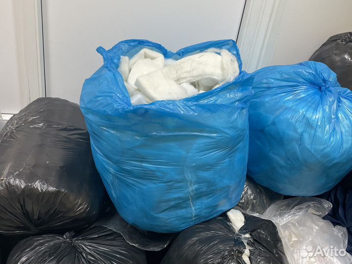 Обрезки тканей, лоскуты