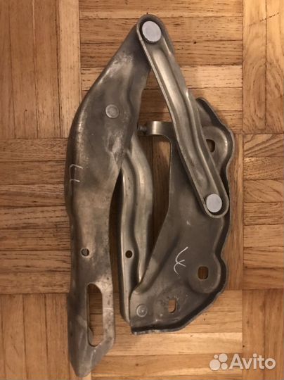 Петли капота на skoda kodiaq 2021