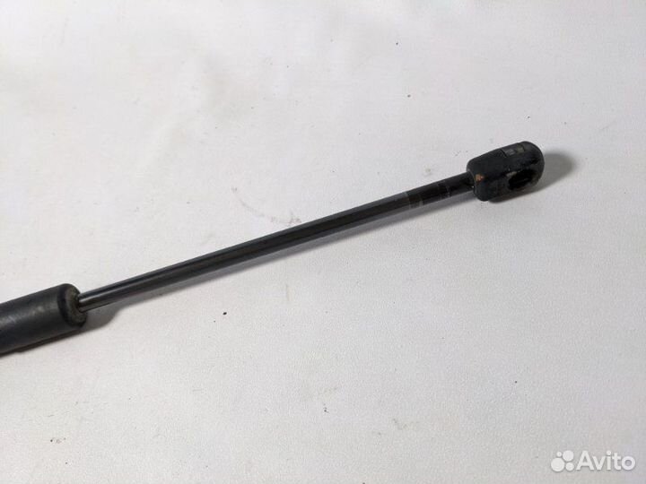 Амортизатор крышки багажника задний левый Hyundai