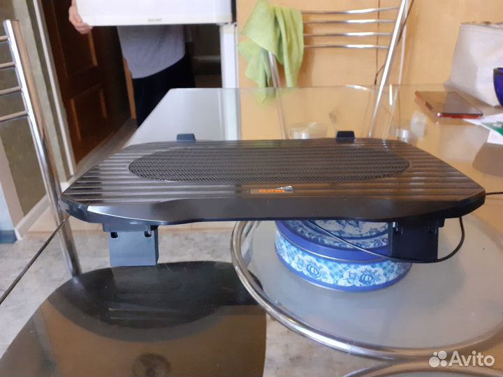 Охлаждающая подставка для ноутбука