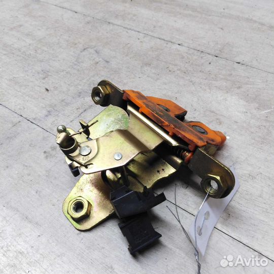 Замок багажника Skoda Octavia Tour до рест