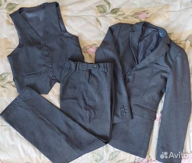 Костюм-тройка для мальчика 10-12 лет