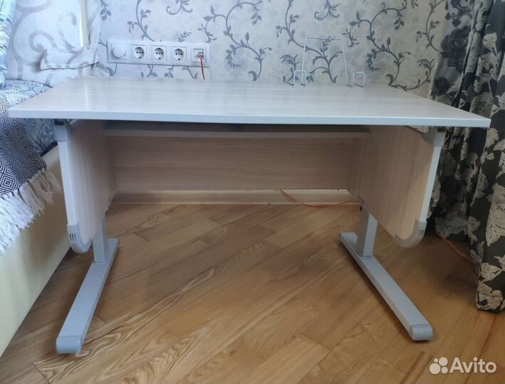 Стол/парта для детей