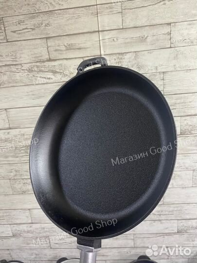 Чугунная сковородка