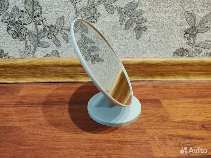 Зеркало (настольное)