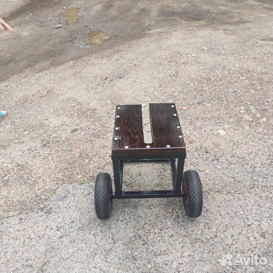 Продам (новая) тележку для лодочного мотора