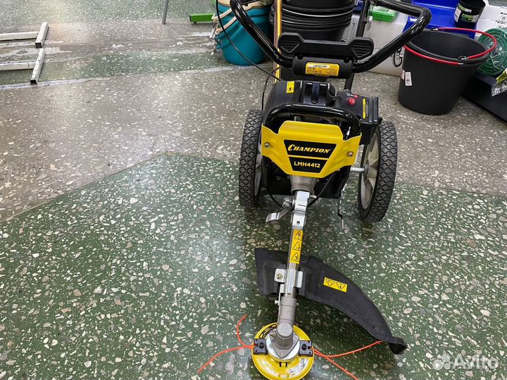 Бензиновая газонокосилка champion LMH4412