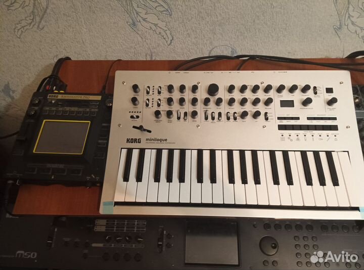 Korg kaossilator pro. Korg minilog