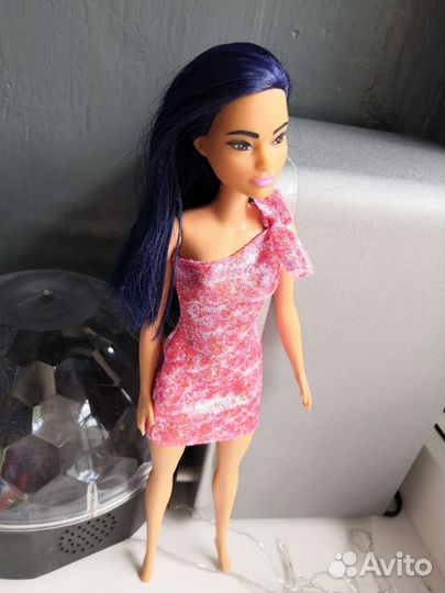 Кукла Барби fashionistas 143
