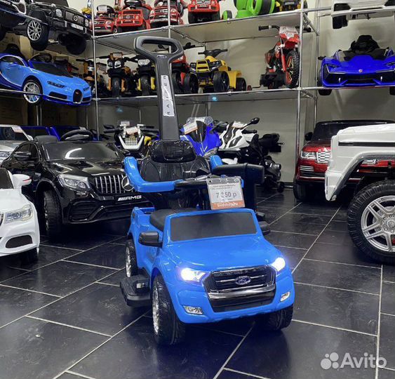 Машинка-каталка толокар