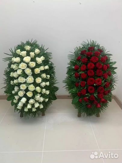 Ритуальный Венок из живых цветов