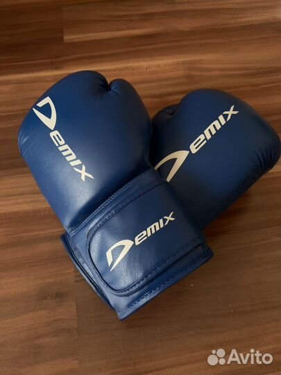 Боксерские перчатки