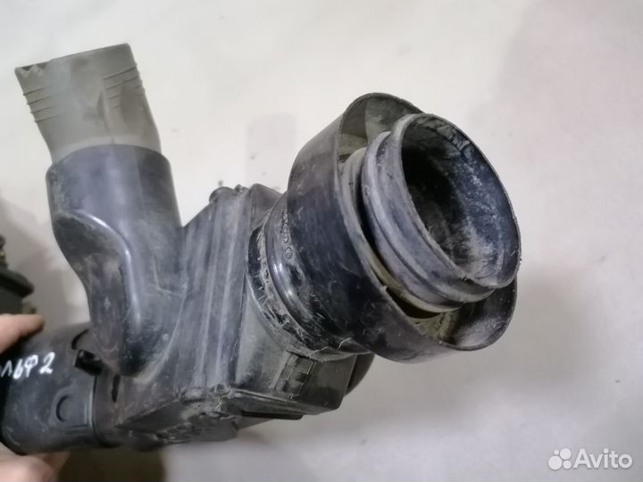 Корпус воздушного фильтра 1.8 SF VW Golf II 1985г