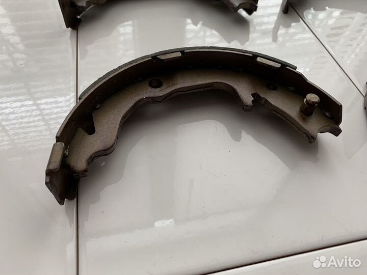 Колодки барабанные Mitsubishi Lancer Outlander Trw