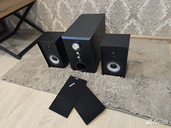 Сабвуфер и колонки Dialog