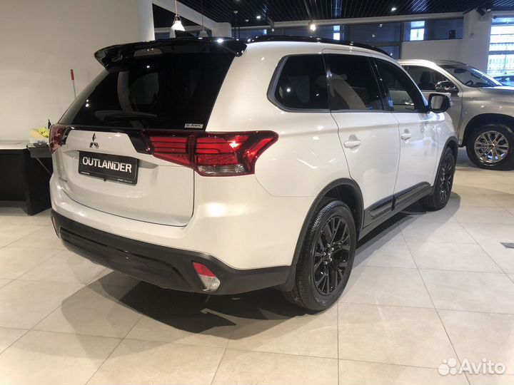 Mitsubishi Outlander 2.0 CVT, 2022