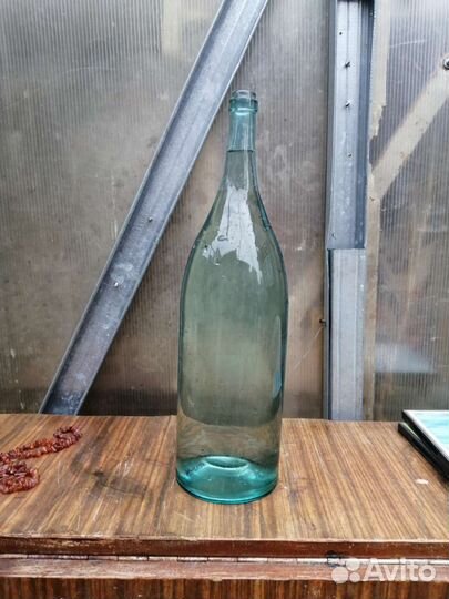 Стеклянный бутыль