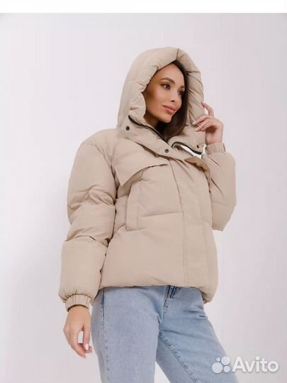 Куртка демисезонная короткая с капюшоном новая