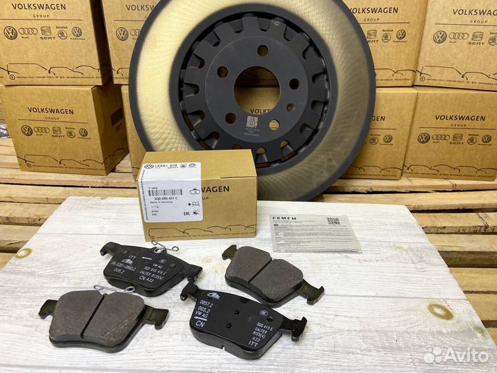 Колодки тормозные зад VAG 3Q0698451C