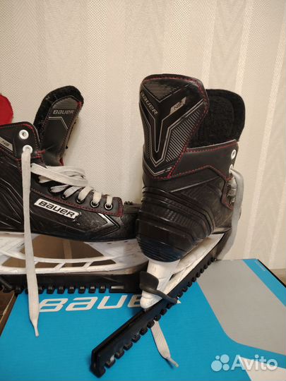 Хоккейные коньки bauer