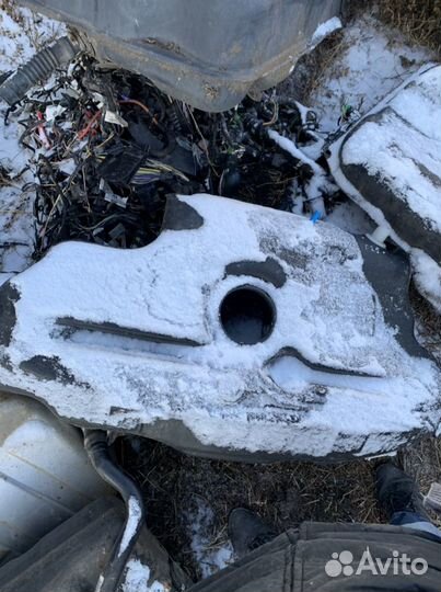 Топливный бак Тойота Авенсис T25 2003-2008