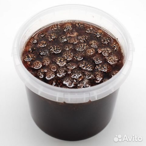 Варенье из сосновых шишек в ведрах