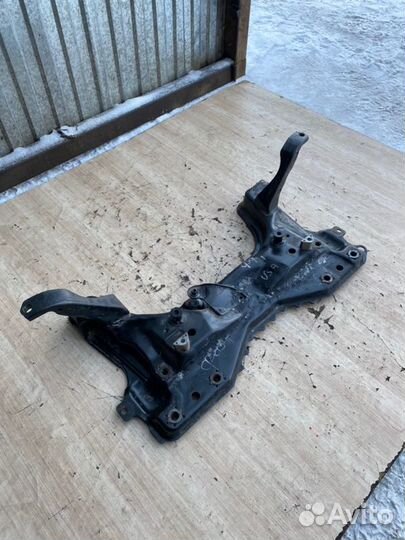 Подрамник передний Ford Focus 1