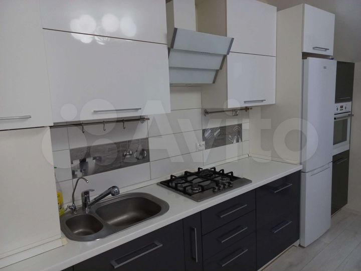 2-к. квартира, 54 м², 3/3 эт.