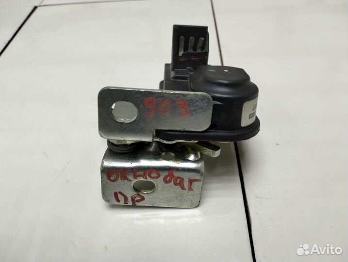 Замок стекла задней двери Grand Cherokee WK2