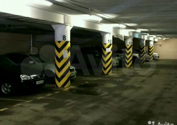 Машиноместо, 18 м²