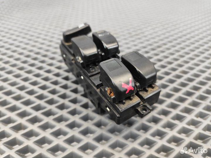 Блок управления стеклоподъемниками Daihatsu Yrv