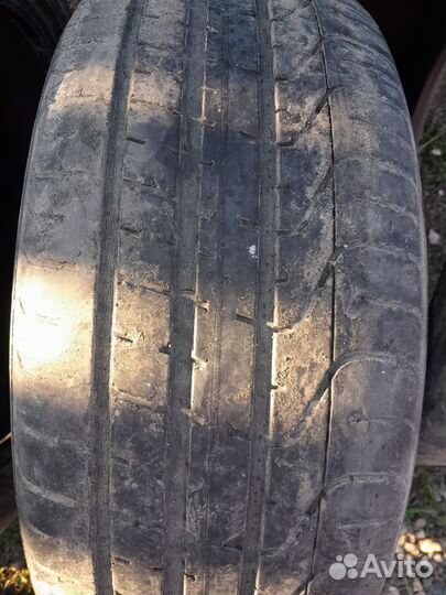 Pirelli P Zero 235/50 R19 и 255/45 R19 W